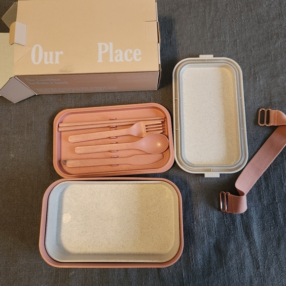 Lunch box - Picture 1 of 2